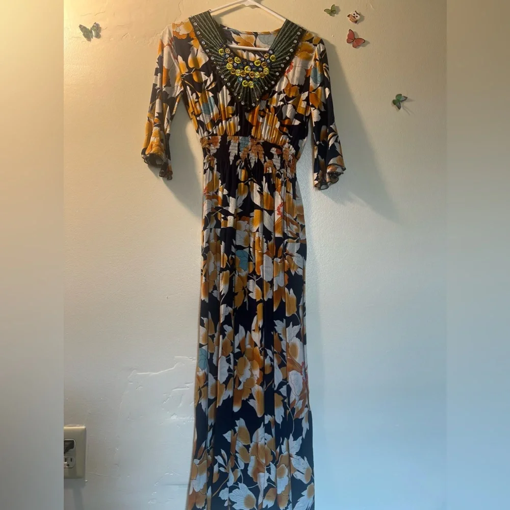 Dress - Picture 2 of 4